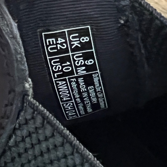 Dr Marten Embury Leather Casual Chelsea Boots - Picture 2 of 8